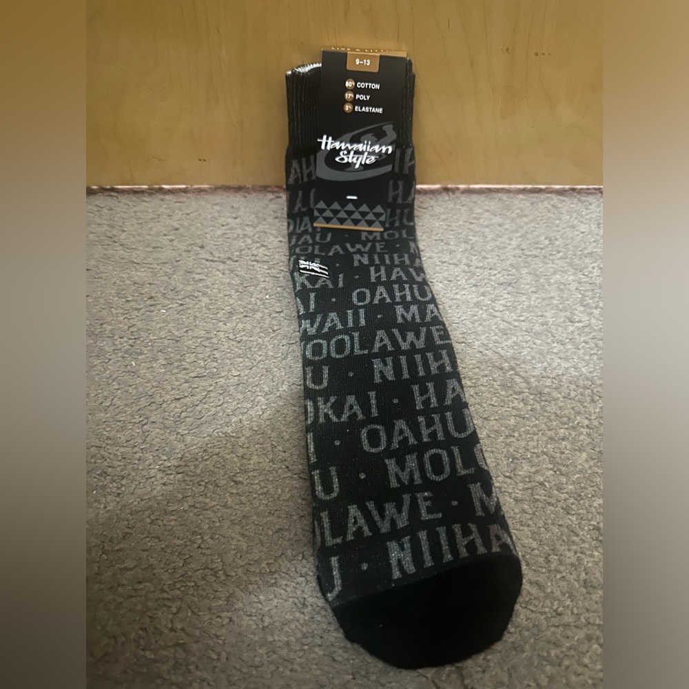 Brand new Hawaiian style socks size 9-13